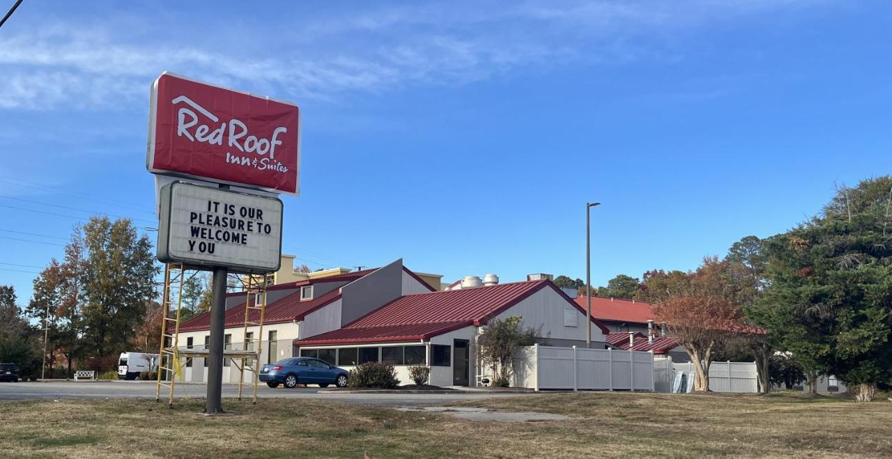 Red Roof Inn & Suites Нюпорт Нюз Екстериор снимка