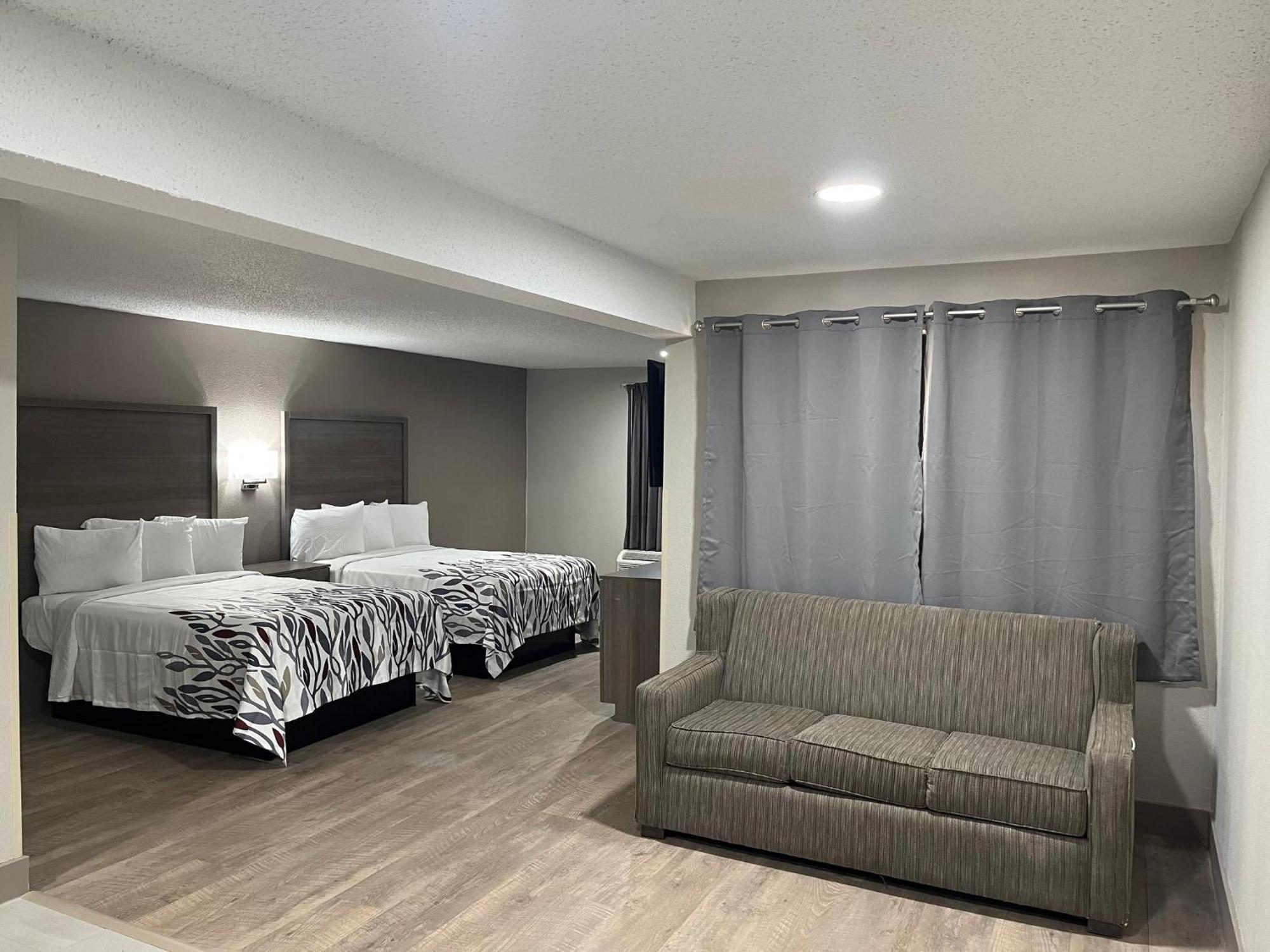 Red Roof Inn & Suites Нюпорт Нюз Екстериор снимка